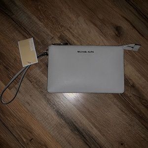 NWT Micheal Kors Wristlet
